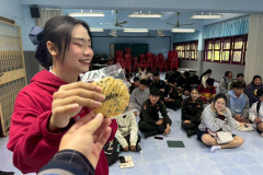 LINE_ALBUM_11268_251202_10