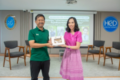 LINE_ALBUM_เสวนาวิจัย-29.7.68_250730_19
