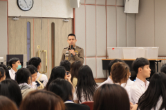 Canon-EOS-R7-6960x4640_000227