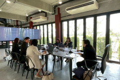 LINE_ALBUM_29468_250429_17