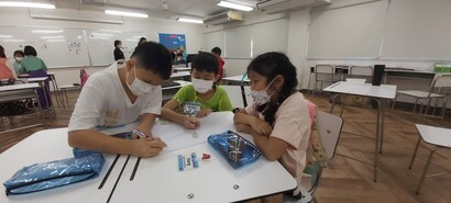 LINE_ALBUM_Room-Moon_๒๒๐๕๐๖_89