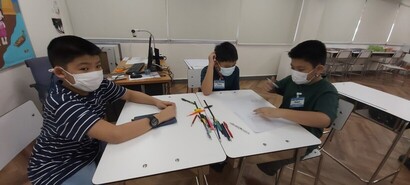 LINE_ALBUM_Room-Moon_๒๒๐๕๐๖_91