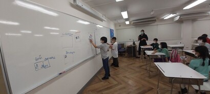 LINE_ALBUM_Room-Moon_๒๒๐๕๐๖_96