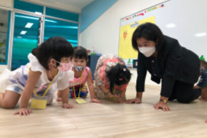 LINE_ALBUM_Room-Lotus_๒๒๐๕๐๖_13_0 LINE_ALBUM_Room-Lotus_๒๒๐๕๐๖_13_0