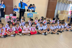 LINE_ALBUM_stem-with-heart_260901_100