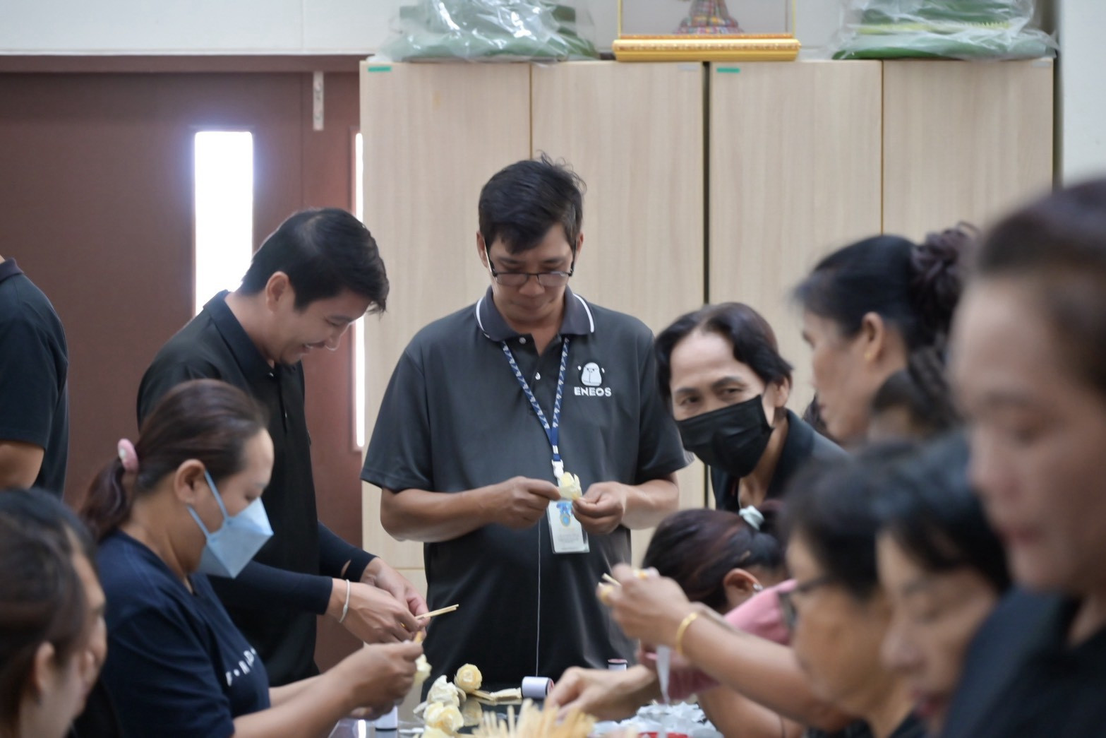 LINE_ALBUM_ประดิษฐ์ดอกไม้จันทน์_261028_22