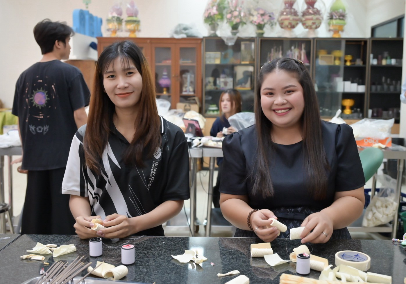 LINE_ALBUM_ประดิษฐ์ดอกไม้จันทน์_261028_28