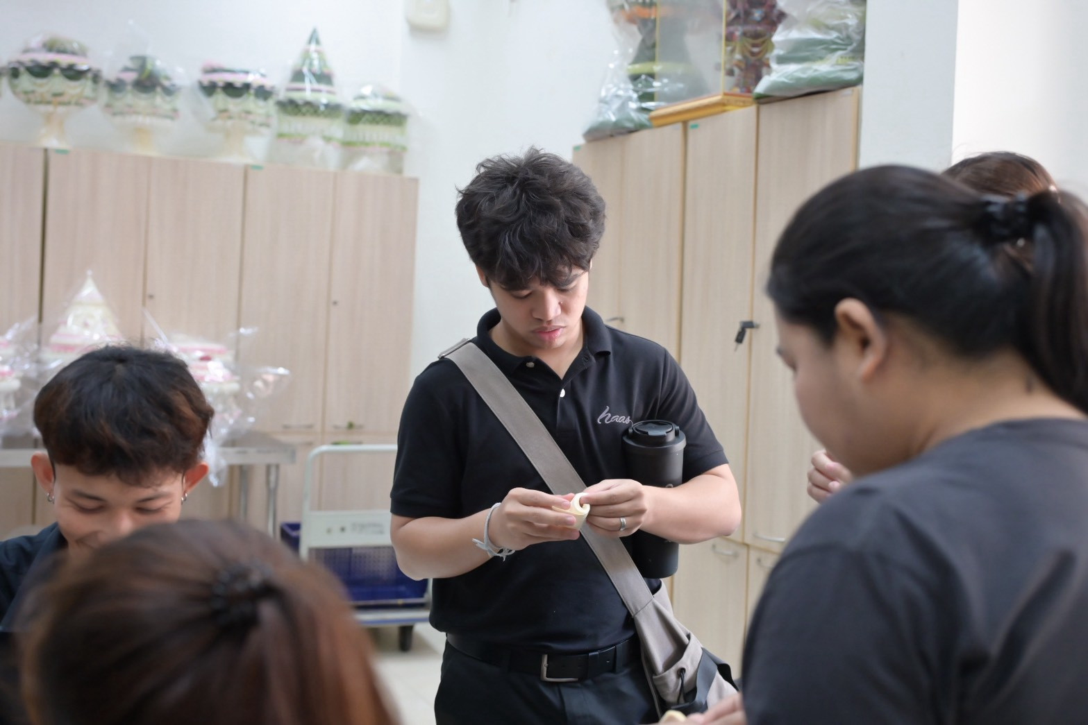 LINE_ALBUM_ประดิษฐ์ดอกไม้จันทน์_261028_34