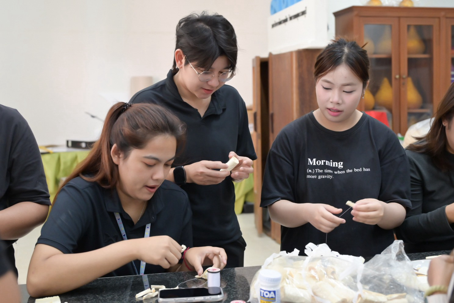 LINE_ALBUM_ประดิษฐ์ดอกไม้จันทน์_261028_45