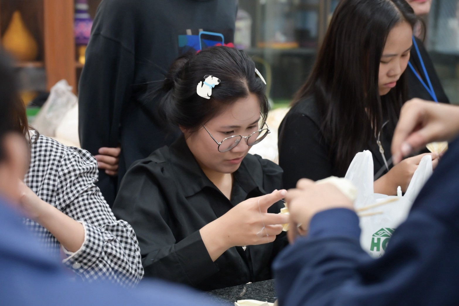 LINE_ALBUM_ประดิษฐ์ดอกไม้จันทน์_261028_67