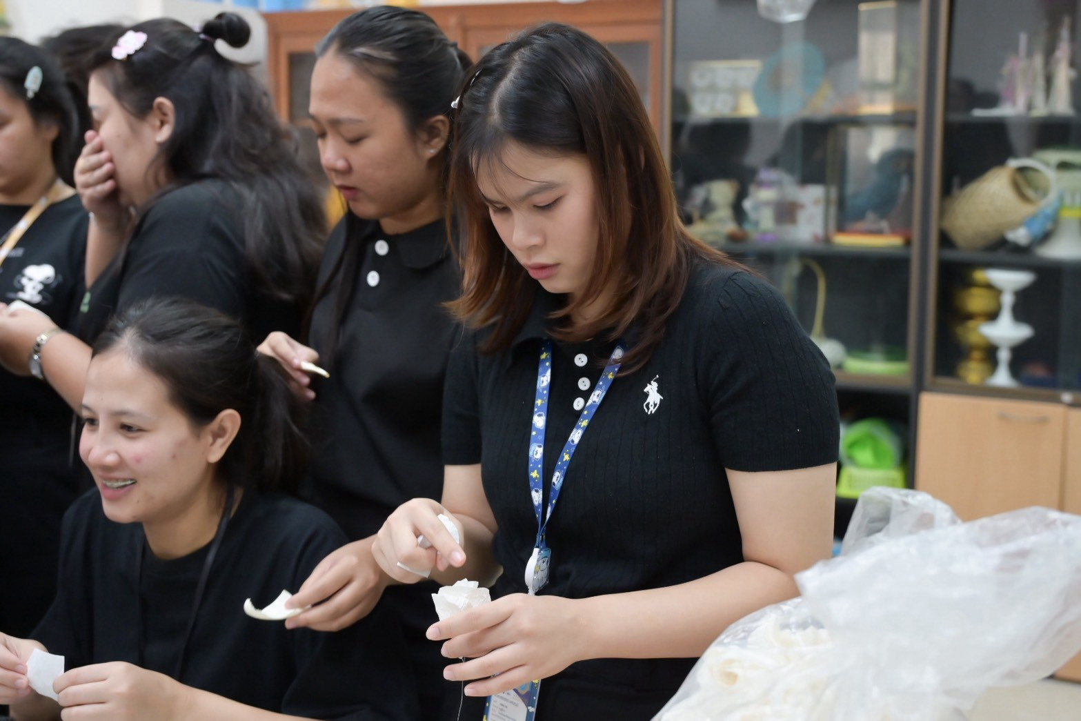 LINE_ALBUM_ประดิษฐ์ดอกไม้จันทน์_261028_76