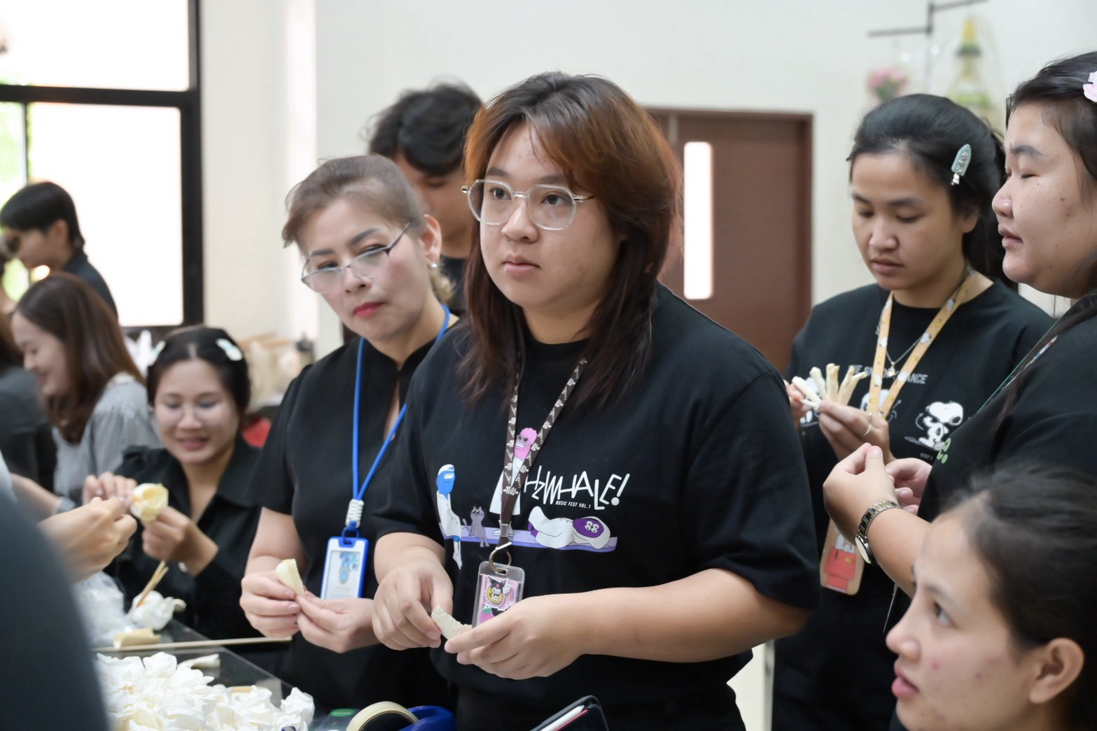 LINE_ALBUM_ประดิษฐ์ดอกไม้จันทน์_261028_78