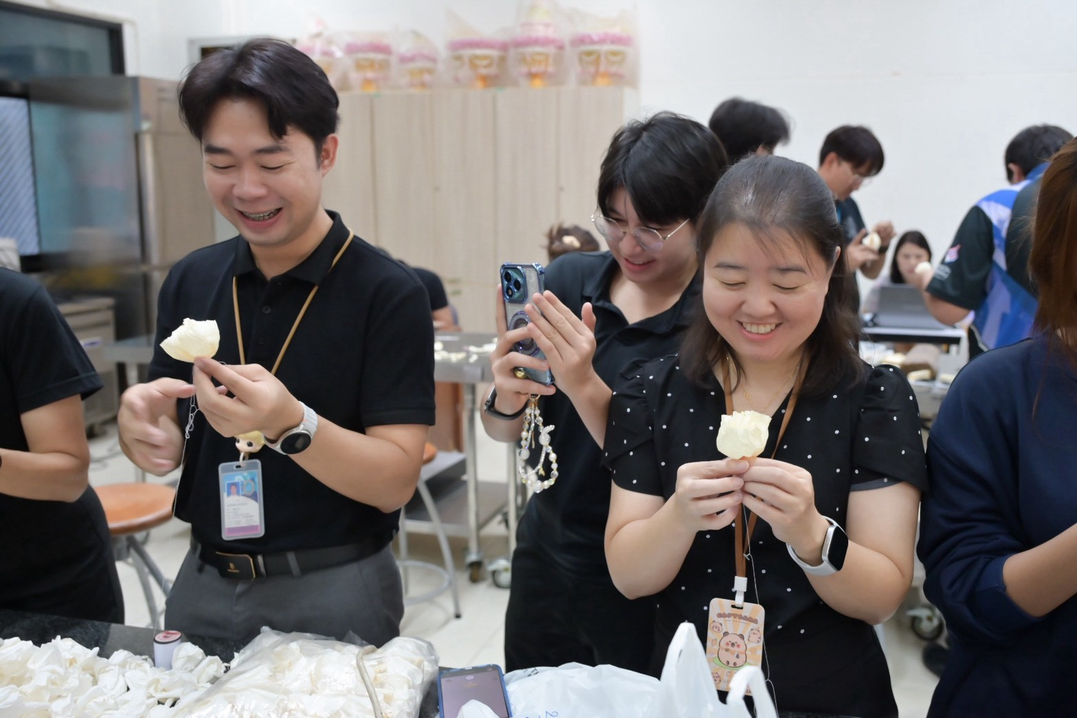 LINE_ALBUM_ประดิษฐ์ดอกไม้จันทน์_261028_91