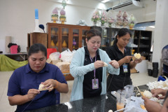 LINE_ALBUM_ประดิษฐ์ดอกไม้จันทน์_261028_18