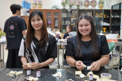 LINE_ALBUM_ประดิษฐ์ดอกไม้จันทน์_261028_28
