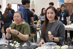 LINE_ALBUM_ประดิษฐ์ดอกไม้จันทน์_261028_29