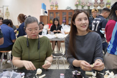 LINE_ALBUM_ประดิษฐ์ดอกไม้จันทน์_261028_42