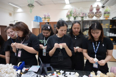 LINE_ALBUM_ประดิษฐ์ดอกไม้จันทน์_261028_69