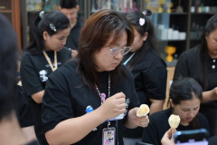 LINE_ALBUM_ประดิษฐ์ดอกไม้จันทน์_261028_93
