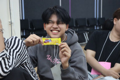 LINE_ALBUM_7269_260209_57