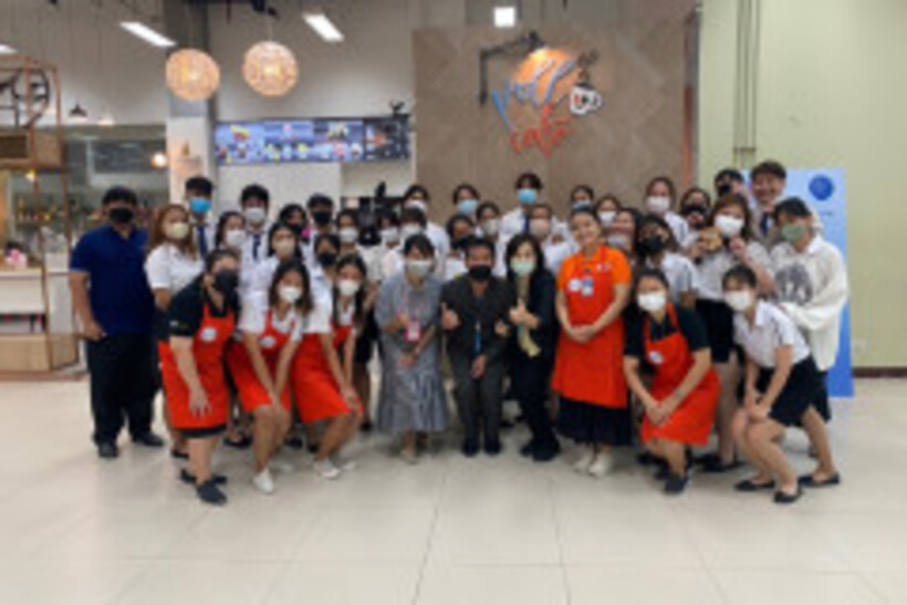 LINE_ALBUM_10366-_4_230310_48