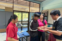 LINE_ALBUM_71268_251208_16