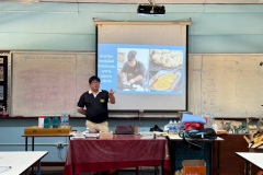 LINE_ALBUM_71268_251208_23