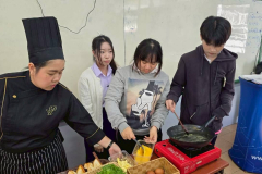 LINE_ALBUM_เชียงใหม่คริสเตียน68_251208_174