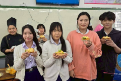 LINE_ALBUM_เชียงใหม่คริสเตียน68_251208_183