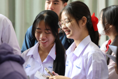 LINE_ALBUM_แนะแนว-รร.บุญวาทย์_260703_192