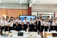 LINE_ALBUM_1862026_260618_4