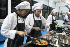 LINE_ALBUM_pre-degree-030969_260903_28