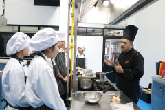 LINE_ALBUM_pre-degree-030969_260903_54
