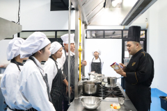LINE_ALBUM_pre-degree-030969_260903_56