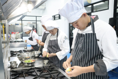 LINE_ALBUM_pre-degree-030969_260903_60