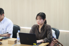 4B8A7019