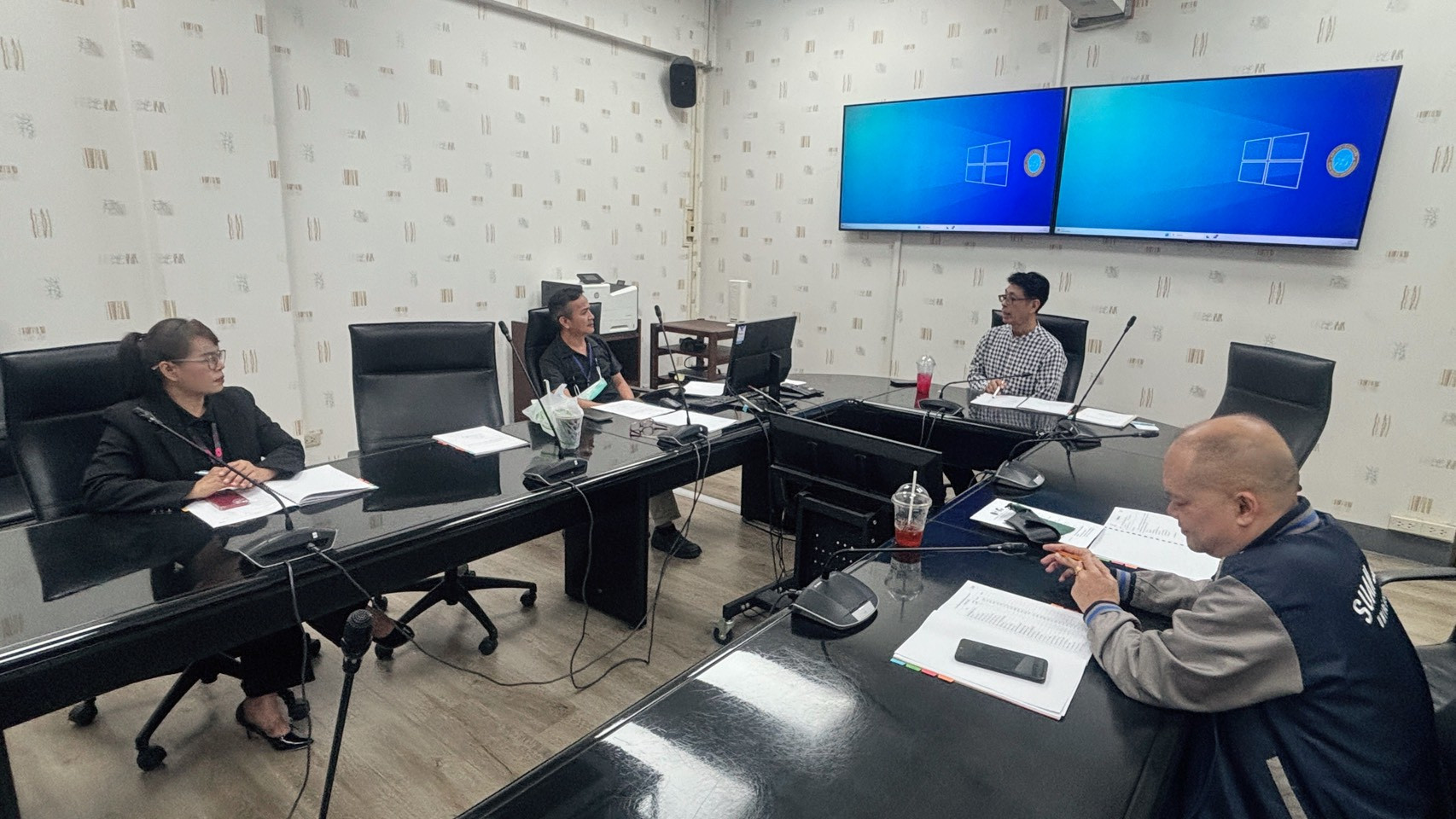 LINE_ALBUM_17669_260618_7