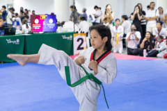 25690808-4B8A5970