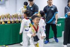 25690808-4B8A6523