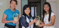 สถาบันภาษาฯ บันทึกเทปสาธิตการปรุงน้ำอบไทยสวนดุสิต กลิ่นดอกไม้ประจำชาติอาเซียน ออกอากาศทางช่อง 7