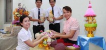 สถาบันภาษา ศิลปะ และวัฒนธรรม  ประชาสัมพันธ์น้ำอบสวนดุสิตผ่านสื่อต่างๆ