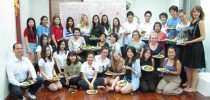 สถาบันภาษาฯ สอนศิลปะการแกะสลักผักผลไม้และเทคนิคการห่อบรรจุภัณฑ์ด้วยใบตอง‏ ครั้งที่2