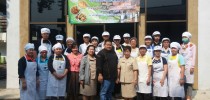 อาจารย์ประจำสาขาเทคโนโลยีการประกอบอาหารและการบริการ มสด.ศูนย์ลำปางเป็นวิทยากรในการฝึกอบรมผู้ประกอบการอาหารรองรับครัวไทยสู่ครัวโลก
