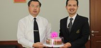 รองอธิการบดีฝ่ายวิจัยและพัฒนาการศึกษา มสด. สวัสดีปีใหม่ผู้บริหาร สกอ.