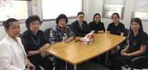 สถาบันขงจื่อมหาวิทยาลัยสวนดุสิต สุพรรณบุรี ลงพื้นที่จังหวัดตรังเพื่อศึกษาและสำรวจสถานศึกษาที่เปิดการเรียนการสอนภาษาจีน และจำนวนผู้เข้าเรียนภาษาจีน