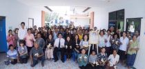 มสด. ร่วมกับ องค์การบริหารส่วนตำบลรางจรเข้ จ.พระนครศรีอยุธยา จัดฝึกอบรมการทำดอกไม้จันทน์ ถวายในพระราชพิธีถวายพระเพลิงพระบรมศพ พระบาทสมเด็จพระปรมินทรมหาภูมิพลอดุลยเดช