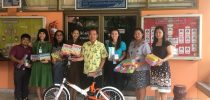 ศูนย์การศึกษานอกที่ตั้งนครนายก หลักสูตรศึกษาศาสตรบัณฑิต สาขาการศึกษาปฐมวัย มอบสิ่งของอุปกรณ์การเรียนให้กับโรงเรียนเทศบาล 1 (ปราจีนราษฎร์รังสฤษฏ์) จังหวัดปราจีนบุรี