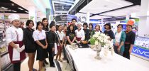 วิทยาเขตสุพรรณบุรี ร่วมกับ สาขาวิชาคหกรรมศาสตร์ สำนักงานวิทยาเขตสุพรรณบุรี ร่วมจัดบูธสาธิตขนมไทย “กระทงทอง” และจัดจำหน่ายผลิตภัณฑ์ขนมโฮมเบเกอรี่