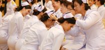 คณะพยาบาลศาสตร์ มสด. จัดพิธีมอบขีดหมวกพยาบาลวิชาชีพแก่ผู้สำเร็จการศึกษา หลักสูตรพยาบาลศาสตรบัณฑิต รุ่นที่9 ประจำปีการศึกษา 2561