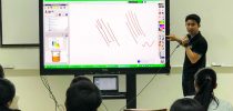 งานวิทยบริการ สังกัดกองบริการนักศึกษา สำนักงานวิทยาเขตสุพรรณบุรี จัดอบรมการใช้เครื่อง Smart Classroom